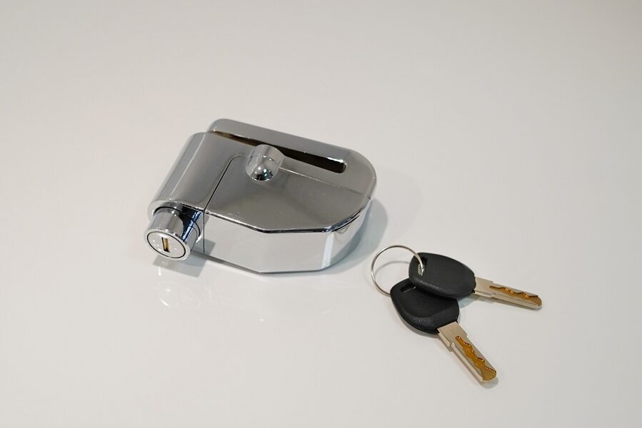 Brake disc lock with alarm